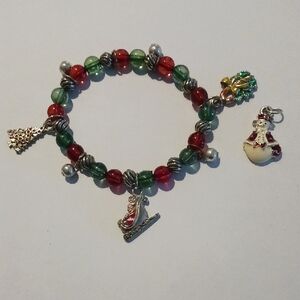 Christmas Beaded Charm Bracelet - Red & Green